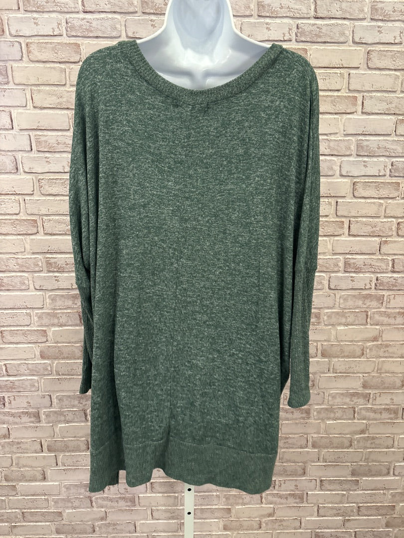 Cherish Sweater, Green, XL, Used - Good