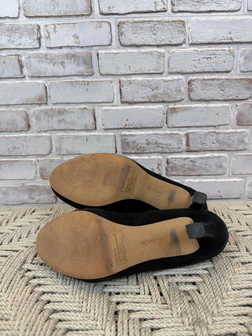 Clarks Heels, Black, 6.5, Used - Good