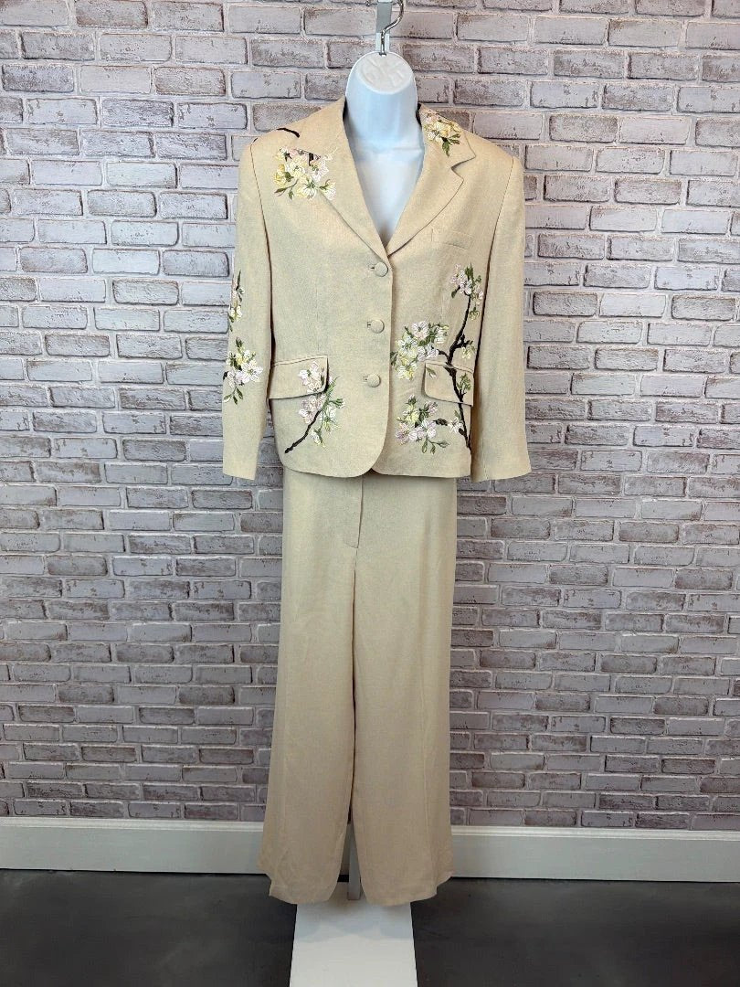 Zelda Matching Clothing Set – Vintage Zelda Chinoiserie Embroidered Matching Suit Set, Beige, 10, Used - Excellent [Live 2.15]