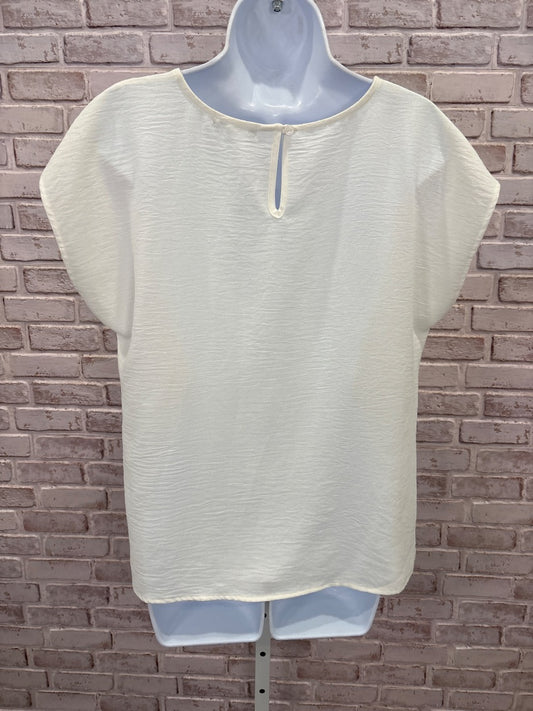 Pleione Shirt, White, Medium, Used - Good