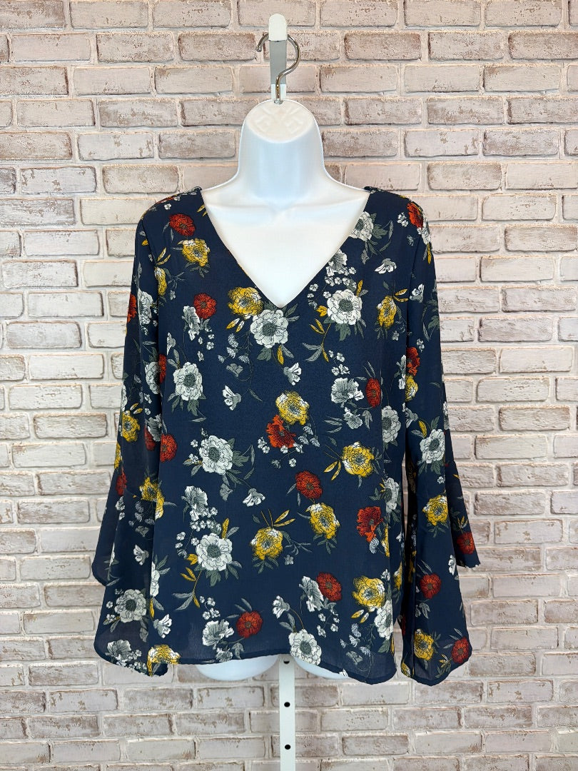 Krazy Kat Shirt, Navy floral multi, Medium, Used - Excellent