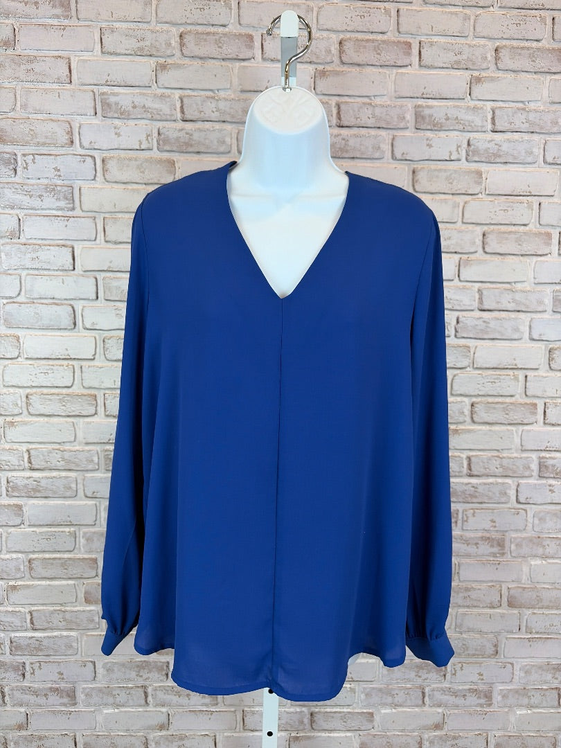 Pleoine Shirt, Blue, Medium, Used - Good