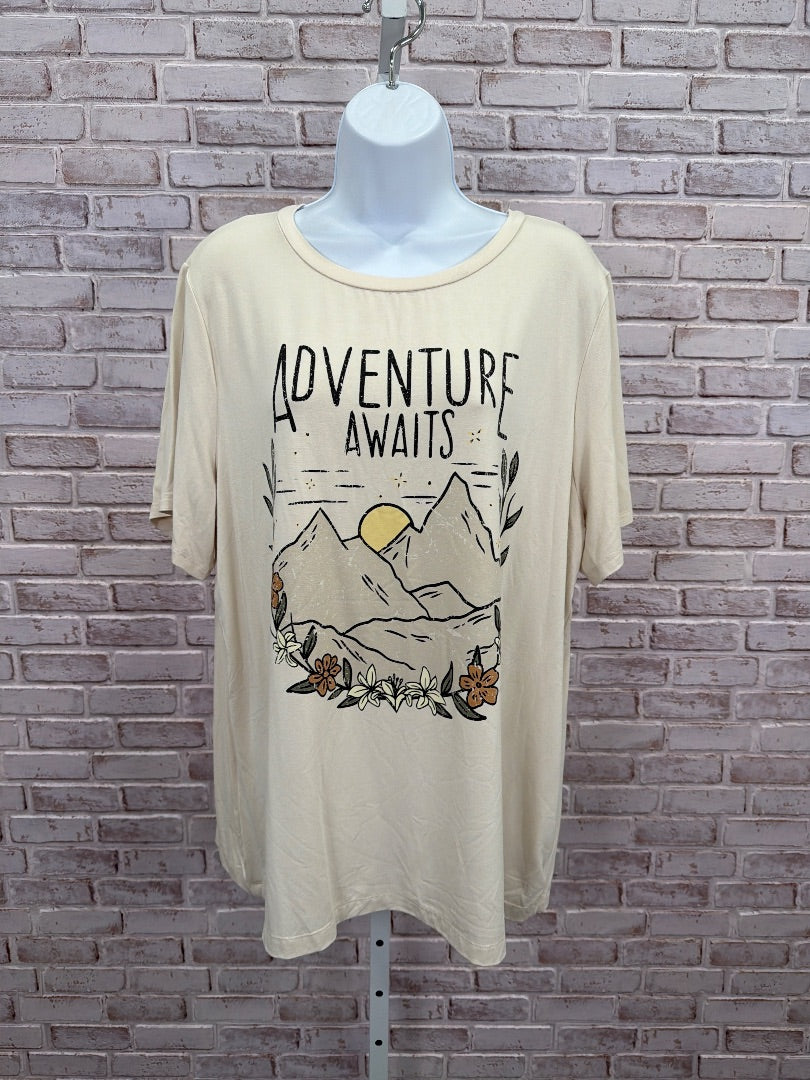 Grace & Lace Tee shirt, beige multi, Large, Used - Good