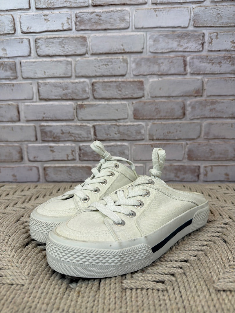 Naturalizer Slip ons, White, 5, Used - Good