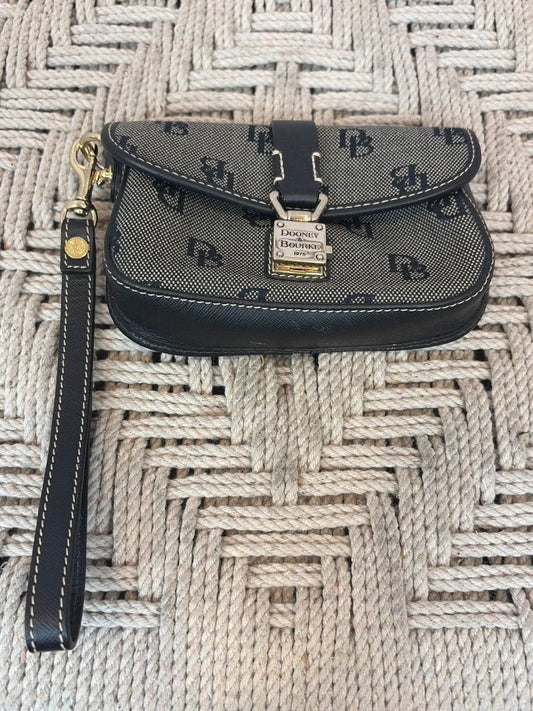 Dooney & Bourke Accessory Wallet – Black – Good Condition