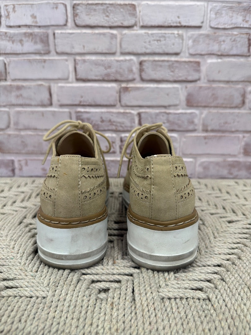 Seven Dials Sneakers, Tan, 7.5, Used - Good
