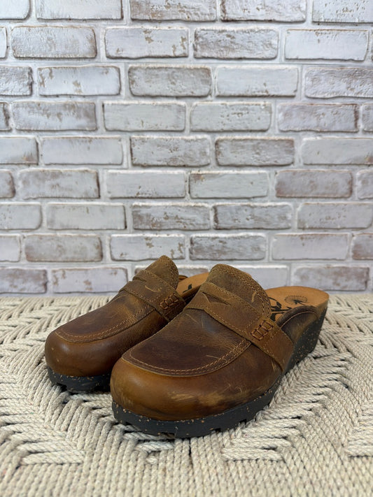Otbt Clogs, Tan, 8.5, Like New