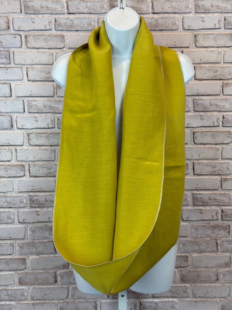 Scarf – Green – Excellent Condition