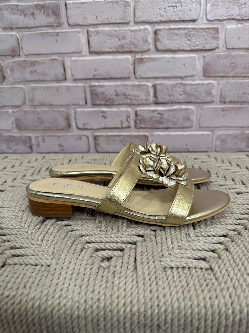 Cyn Sandals, Gold, 35, Used - Good