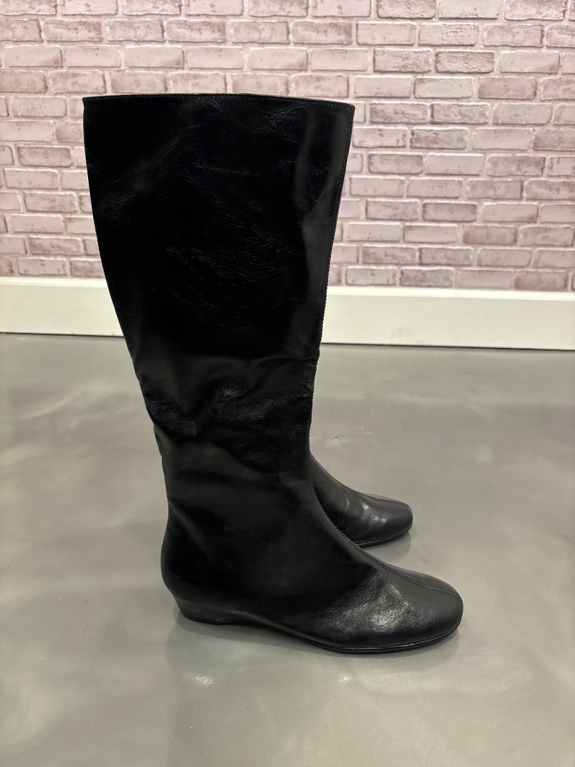A2 by aerosoles Boots, Black, 9.5, Like New