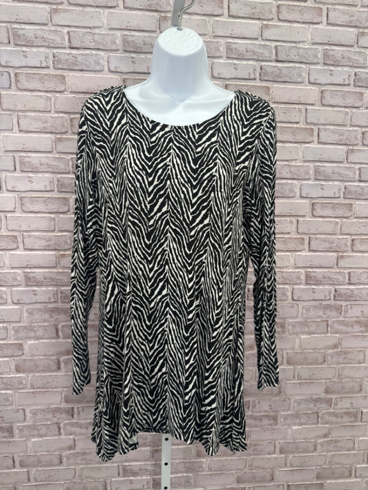 Intro Shirt, Black/white zebra, Medium, Used - Good