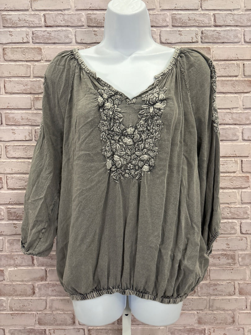 Solitaire Shirt, Grey, Large, Used - Good