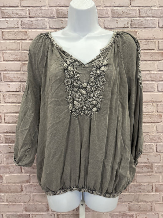 Solitaire Shirt, Grey, Large, Used - Good