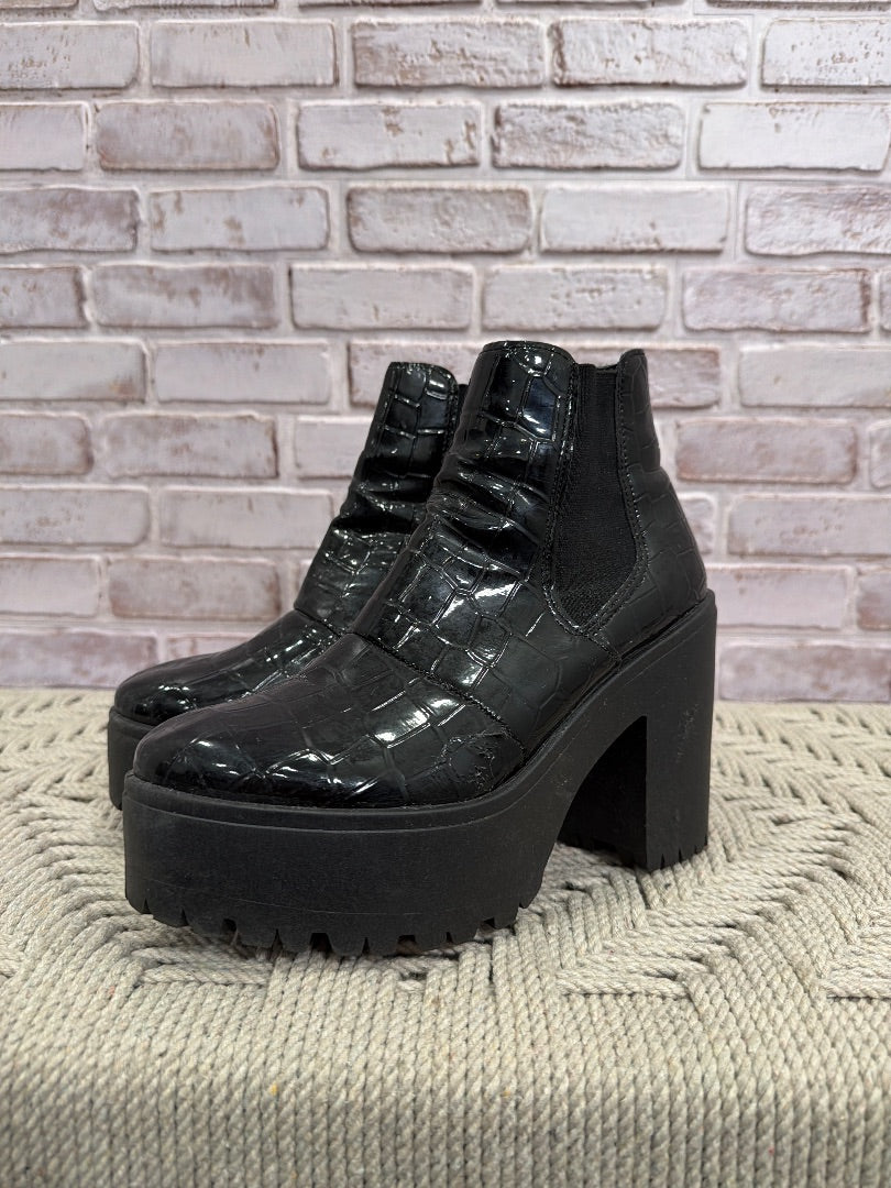 Topshop Booties, Black, 38/5, Used - Good