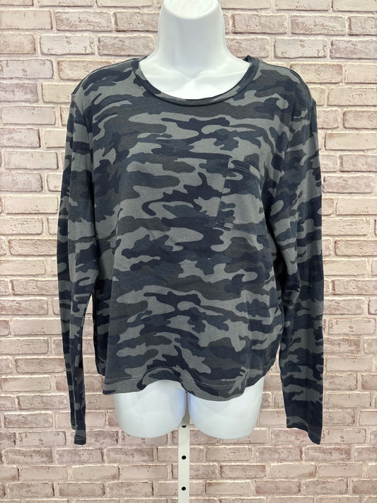 Lucky Brand Shirt, Navy camo, Large, Used - Good