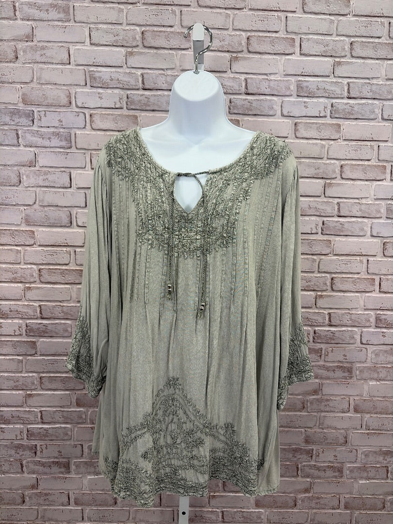 Solitaire Shirt, Grey, XL, Used - Good