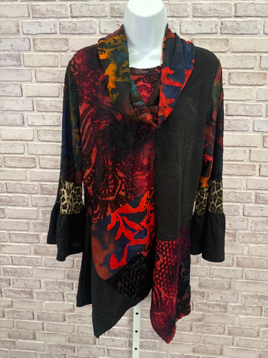Caleoos Shirt, Black/red multi, Large, Used - Good