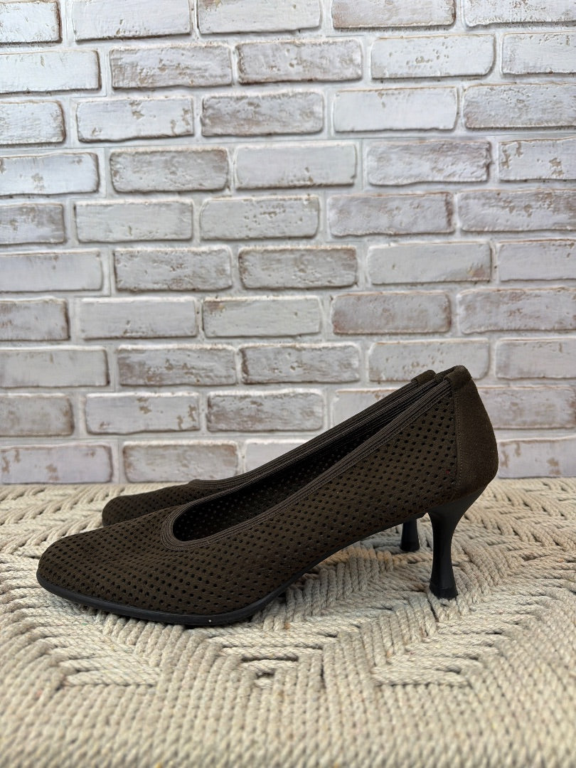 Stuart Weitzman Heels, Brown, 9, Used - Excellent