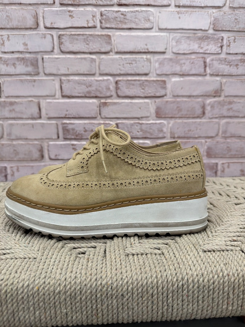 Seven Dials Sneakers, Tan, 7.5, Used - Good