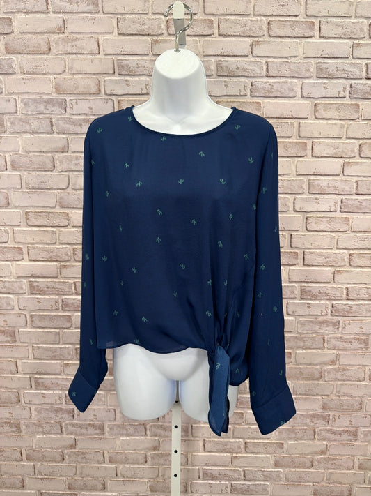 Socialite Shirt, Navy multi, Medium, Used - Good