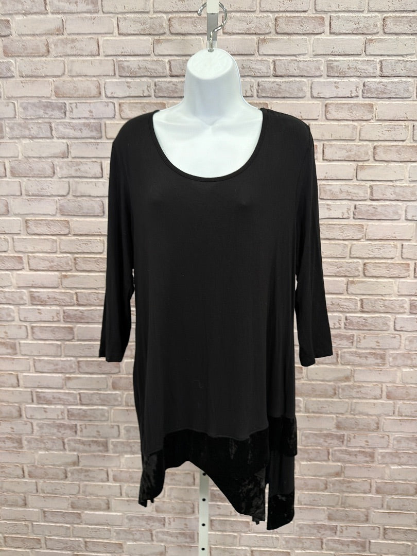 Pebble & Stone Shirt, Black, Large, Used - Good