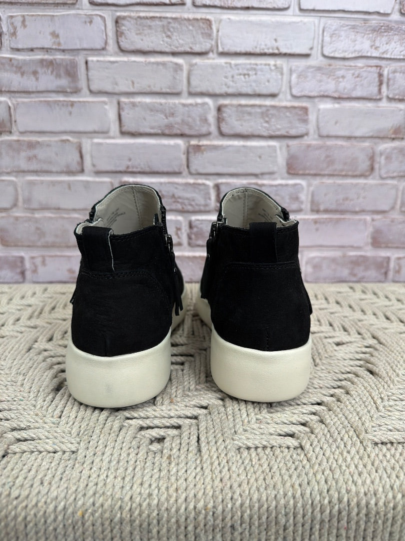 Otbt Booties, Black, 7.5, Like New