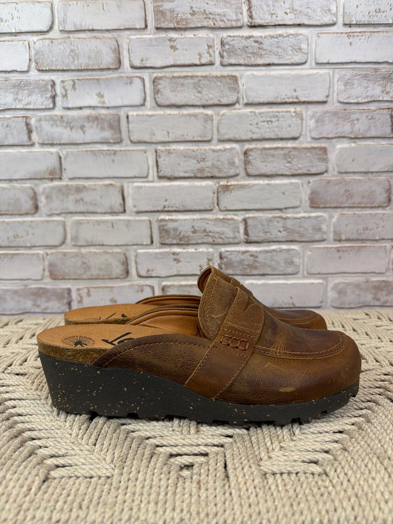 Otbt Clogs, Tan, 8.5, Like New