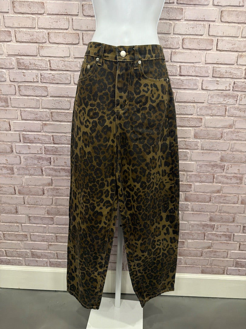 Various Jeans, Leopard, Medium, Used - Good