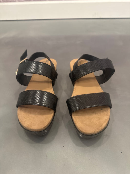 Giani Bernini platform sandals, Black, 9, Used - Good