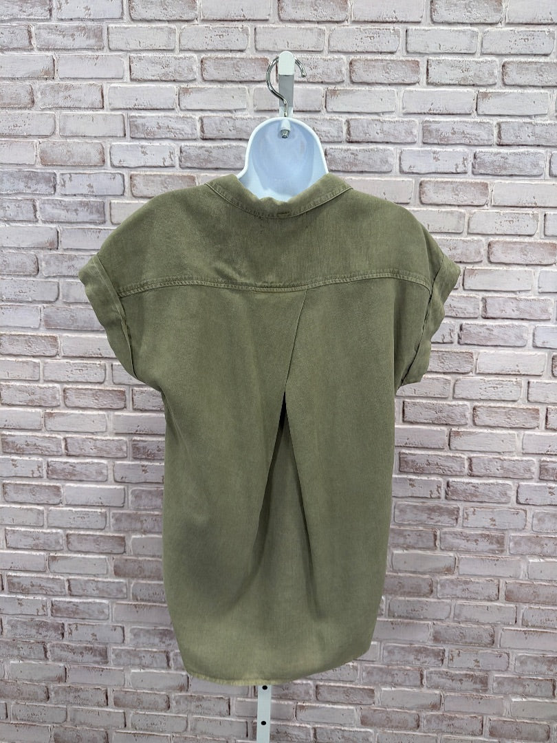 Cloth & Stone Shirt, Green, Medium, Used - Good