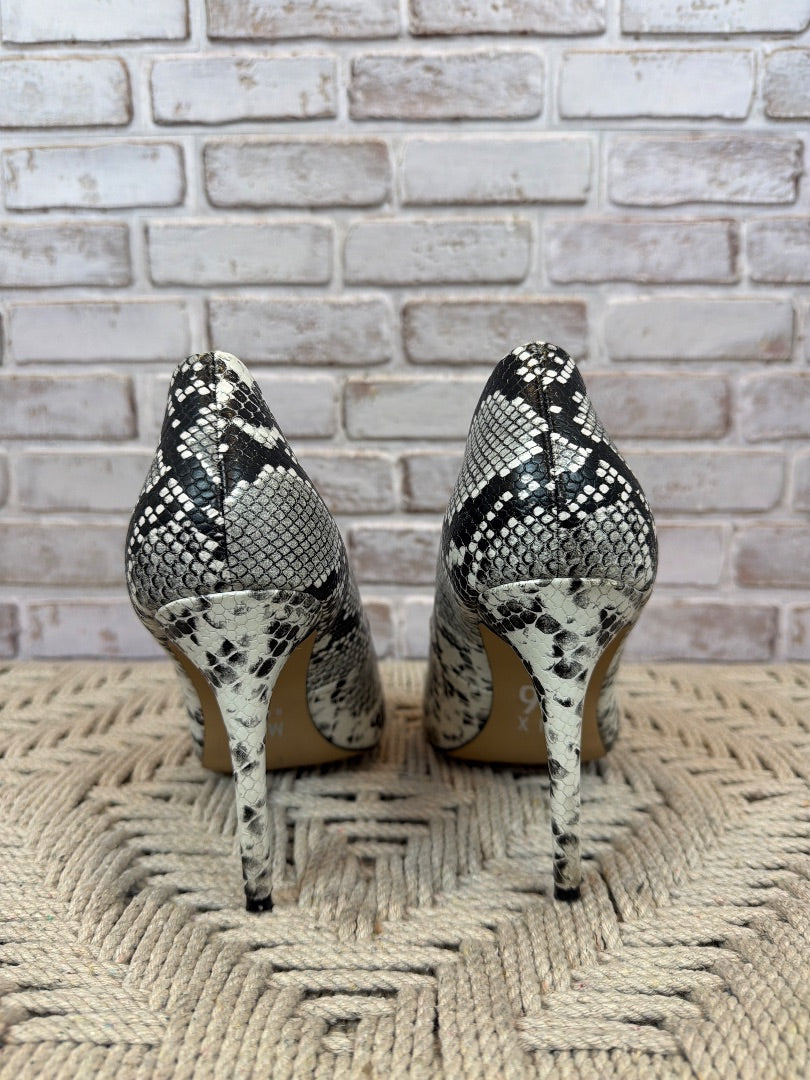 Mix no 6  Danyah Heels, Snakeskin, 9.5, Used - Good