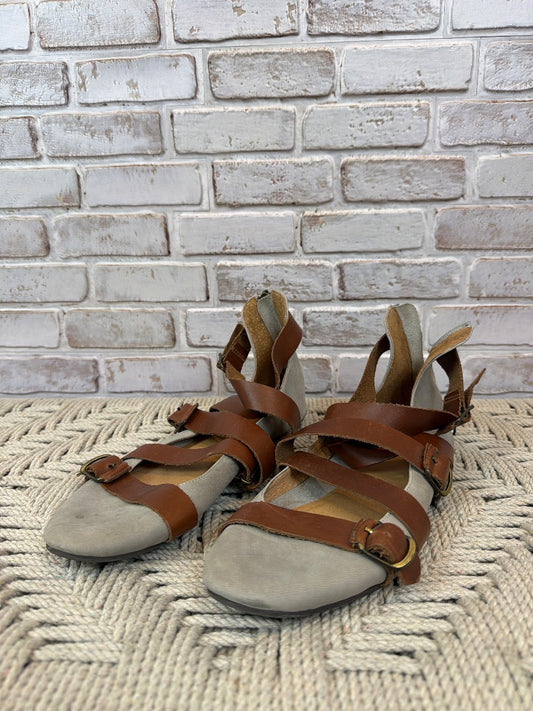 Lucky Penny Flats, Grey/tan, 8, Used - Good