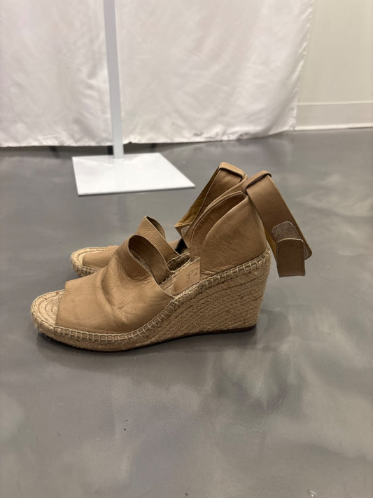 Splendid Sandals, Beige, 7.5, Used - Good