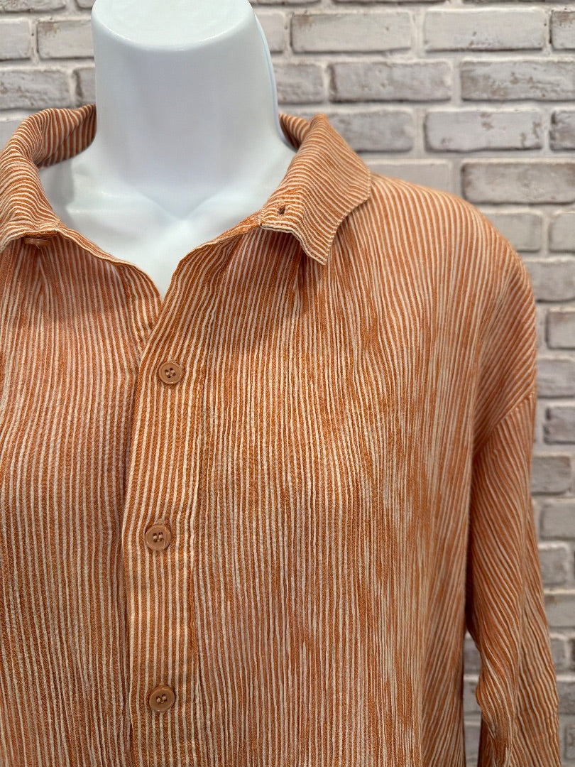 Fate Shirt, Orange/white stripes, Small, Used - Good
