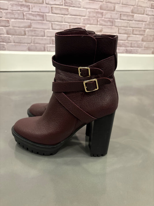Vince camuto Booties, Plum, 7, Used - Excellent