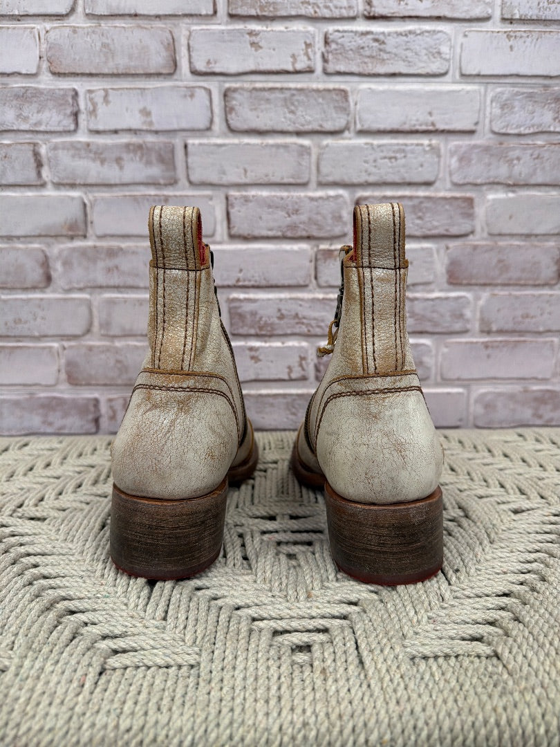 Bed Stu Tabitha Booties, white/tan, 7, Like New