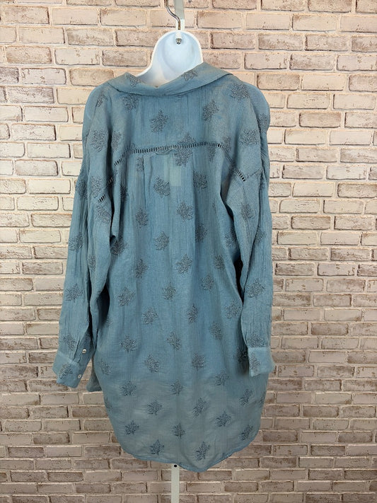 Sundance Shirt, Blue, Medium, Used - Good