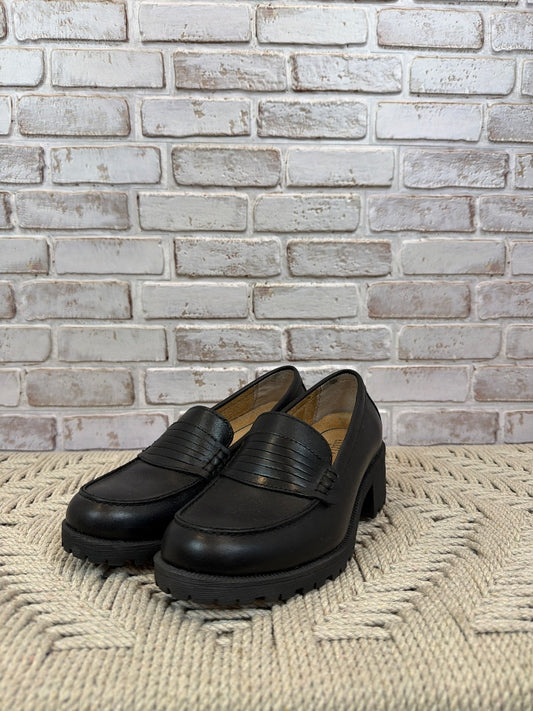 Eastland Loafers, Black, 6, Used - Good