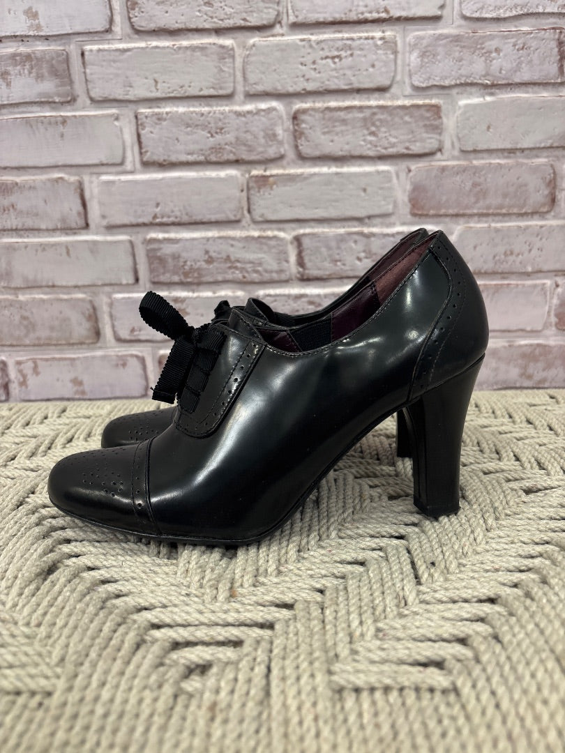 Alfani Clogs, Black, 6, Used - Fair