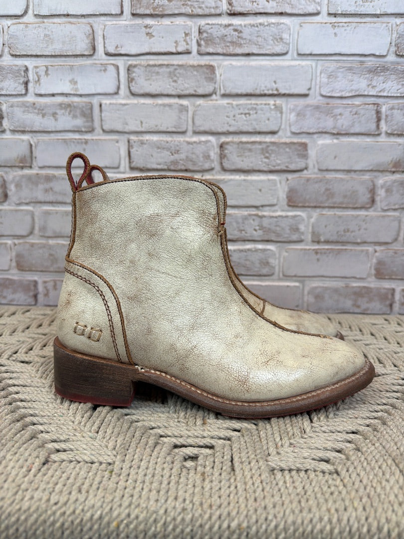 Bedstu Booties, Beige, 6, New With Tags