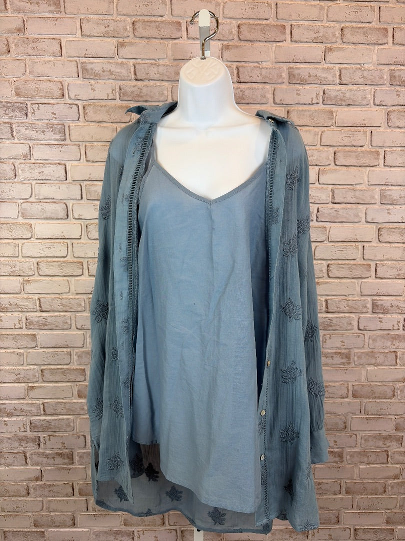 Sundance Shirt, Blue, Medium, Used - Good