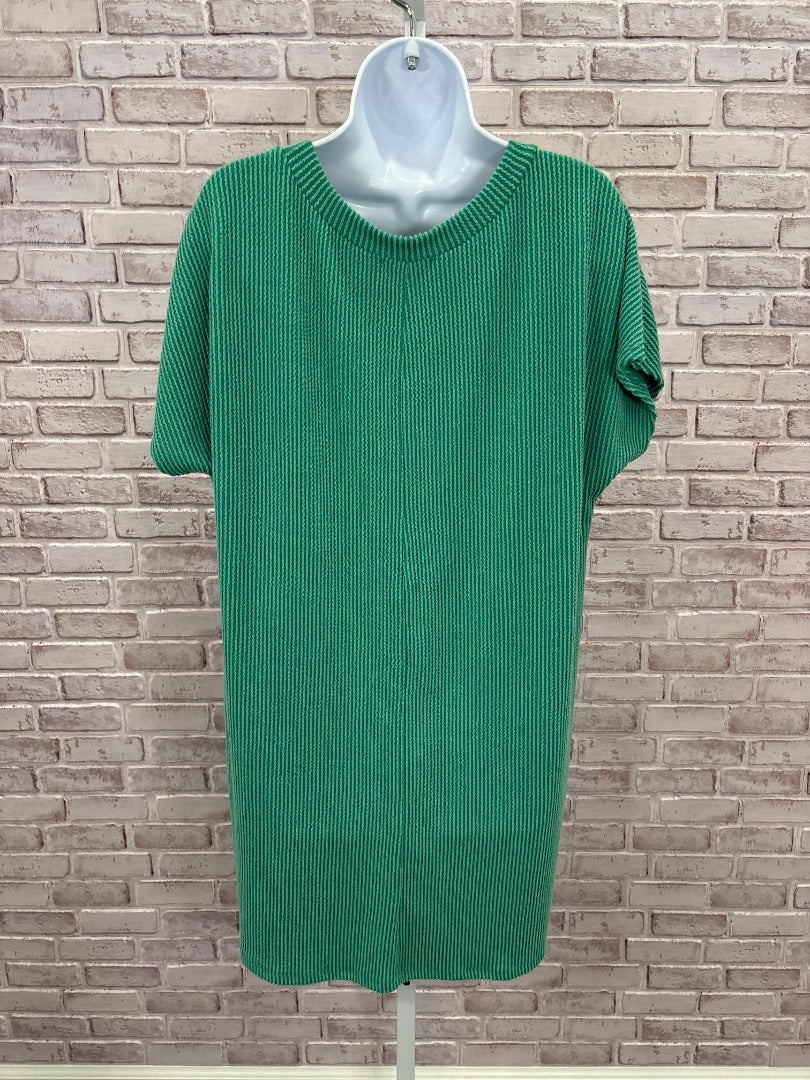 Entro Dress, Green, Medium, Used - Good