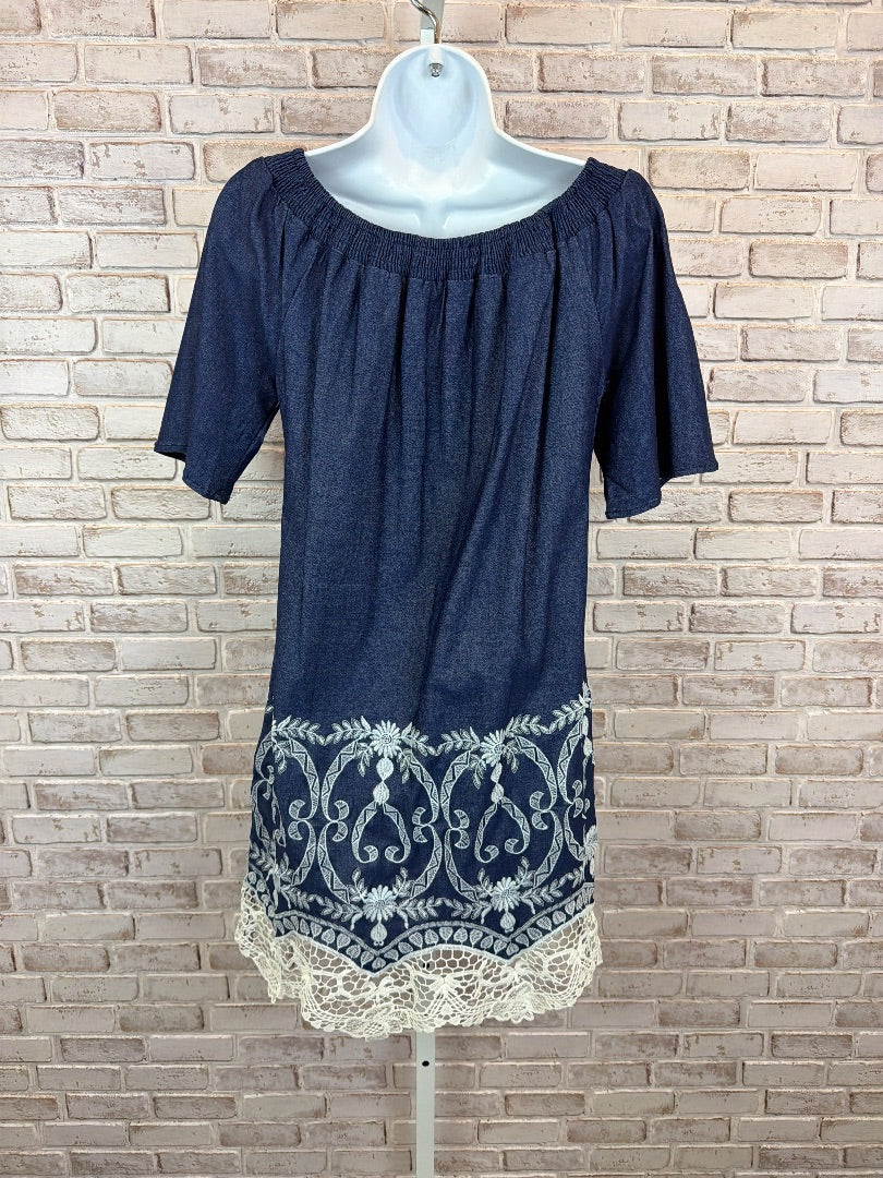 Fashion Model Dress, denim/white, Large, Used - Good