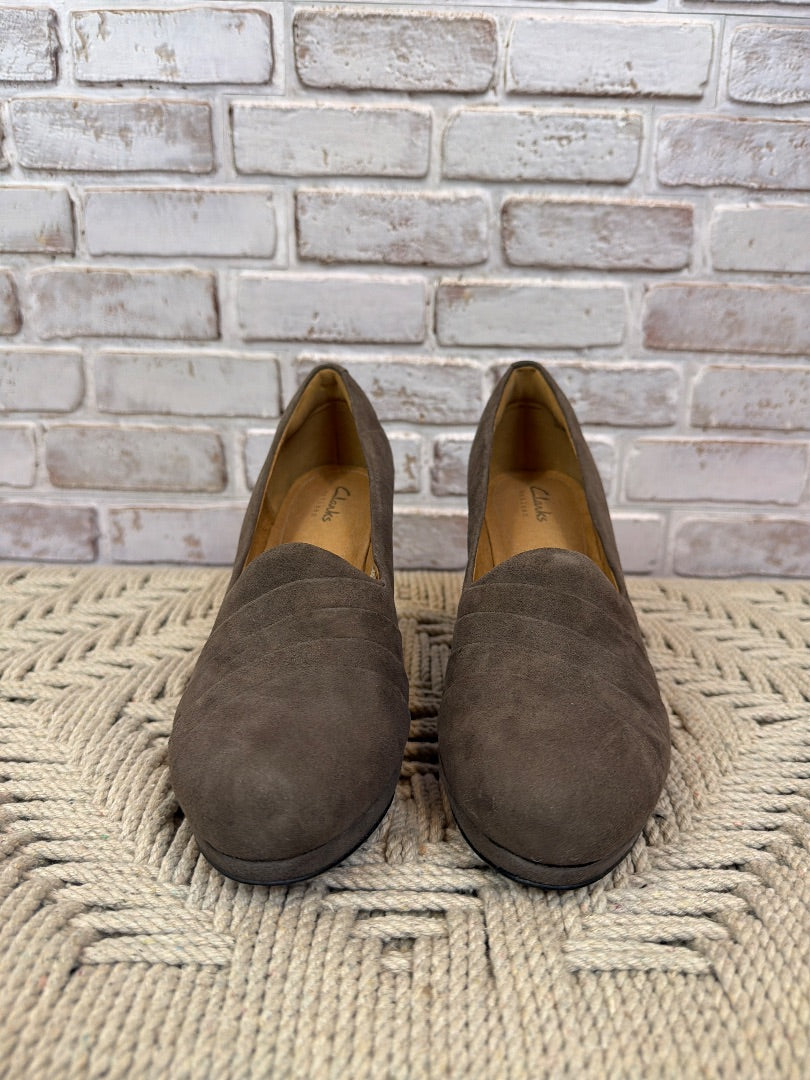 Clarks Heels, Taupe, 6.5, Like New