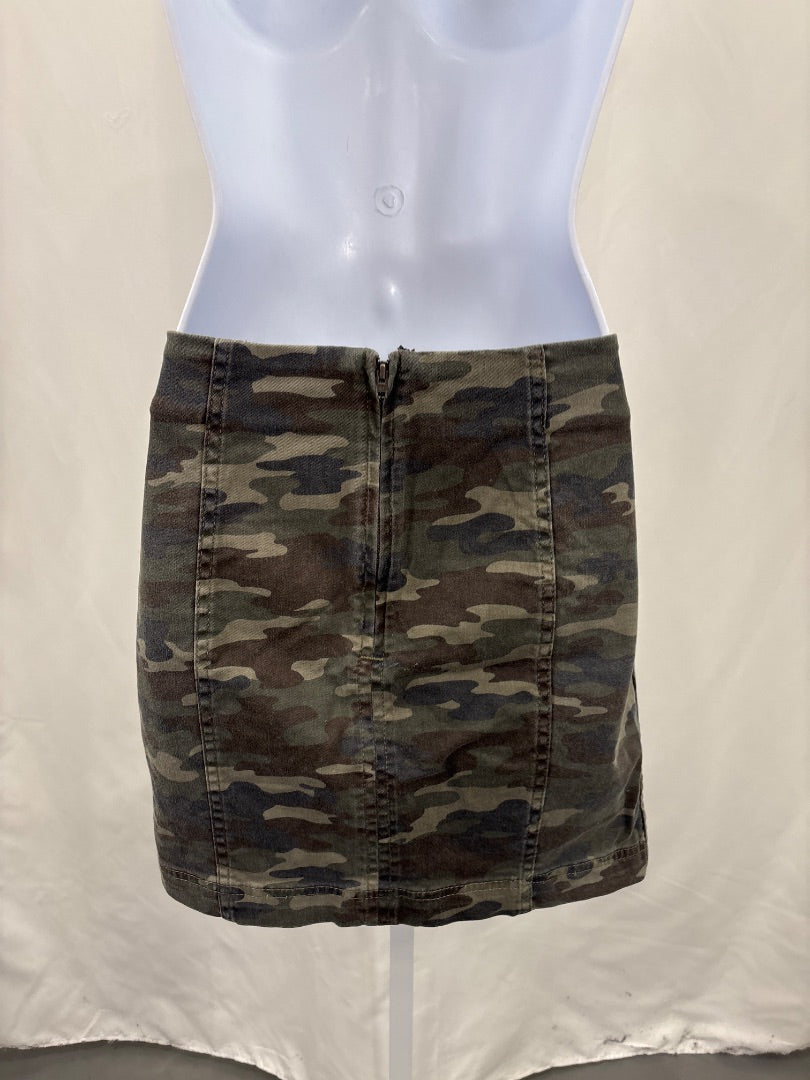Free People Skirt, Camo, Medium, Used - Good