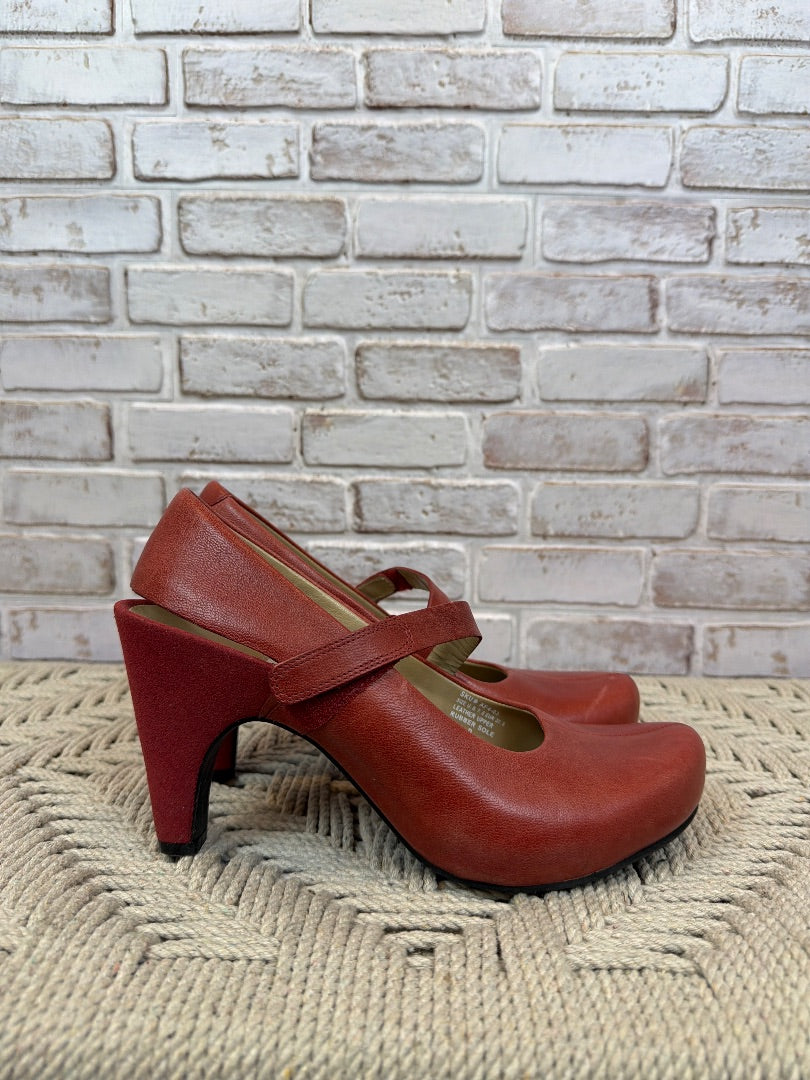 Tsubo Heels, Red, 7.5, Used - Good