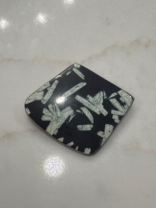 Various Pin, Black/white, One Size, Used - Good