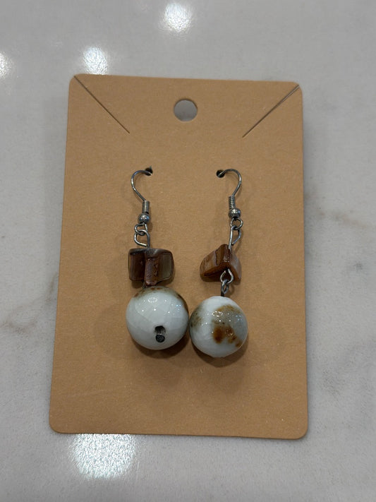 Various Earrings, White/brown, One Size, Used - Excellent