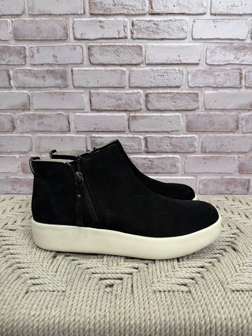 Otbt Booties, Black, 7.5, Like New