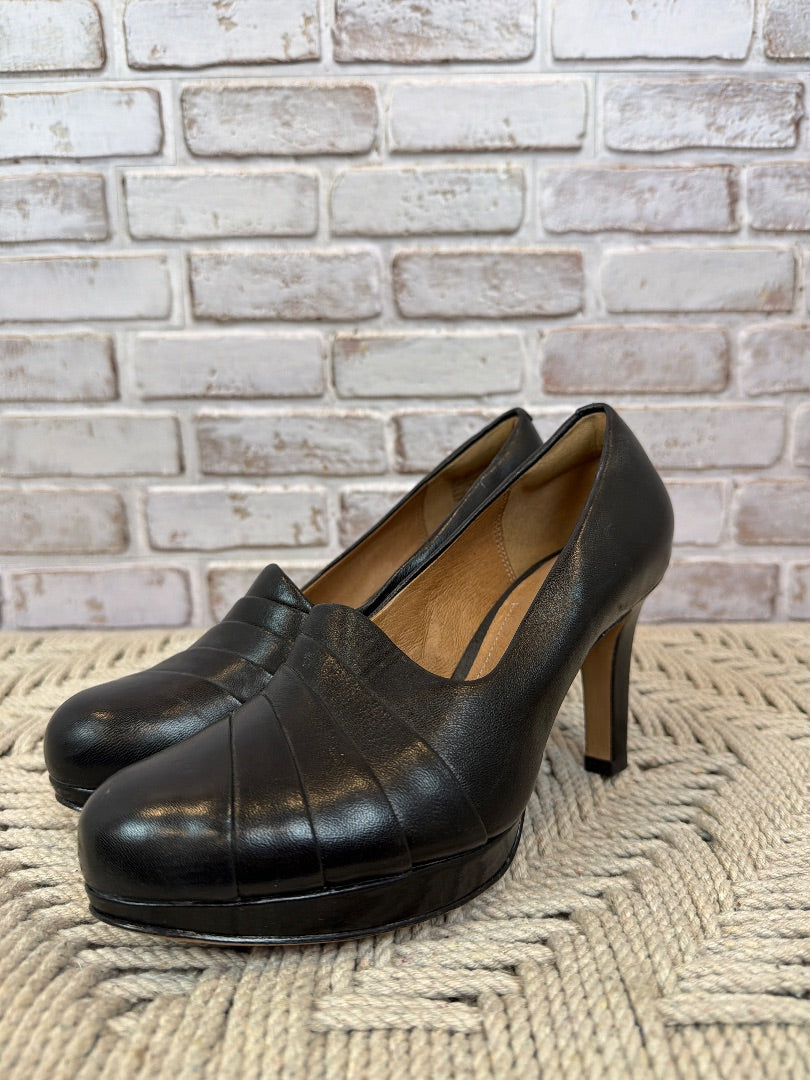 Clarks Heels, Black, 6.5, Like New